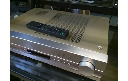 AMPLIFICATEUR SONY RXD 700 AVEC TELECOMMANDE