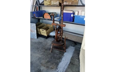 LAMPADAIRE BOIS ROUET