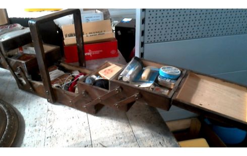 NAAIKASTJE VINTAGE HOUT