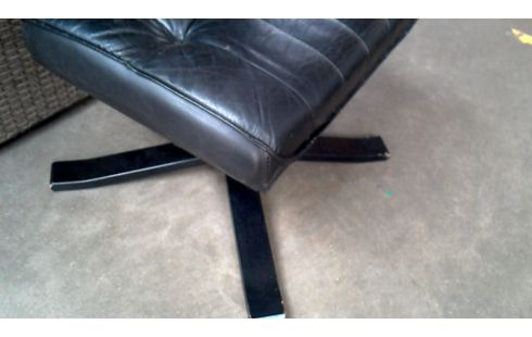 REPOSAPIÉS NEGRO CUERO