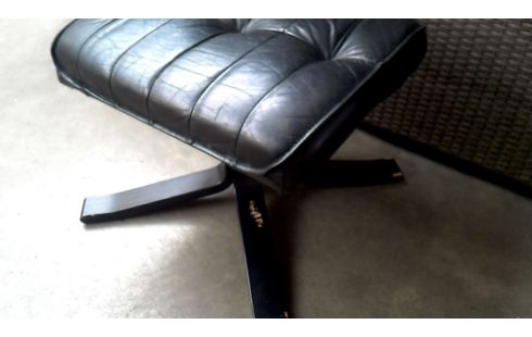 REPOSAPIÉS NEGRO CUERO