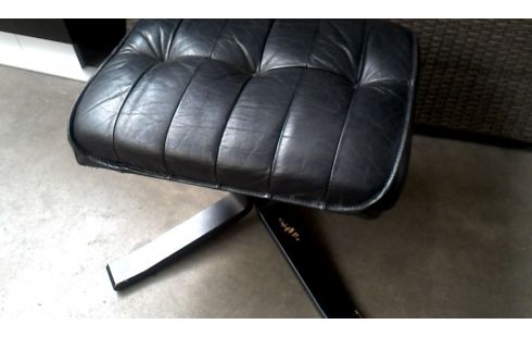 REPOSAPIÉS NEGRO CUERO