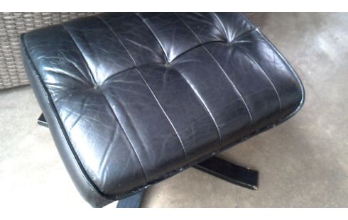 REPOSAPIÉS NEGRO CUERO