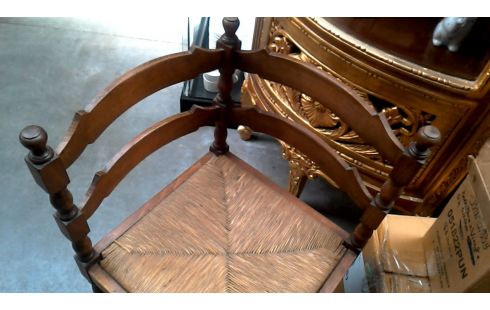 STUHL STROHGEFÜLLTE SITZFLÄCHE