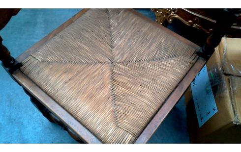 STUHL STROHGEFÜLLTE SITZFLÄCHE