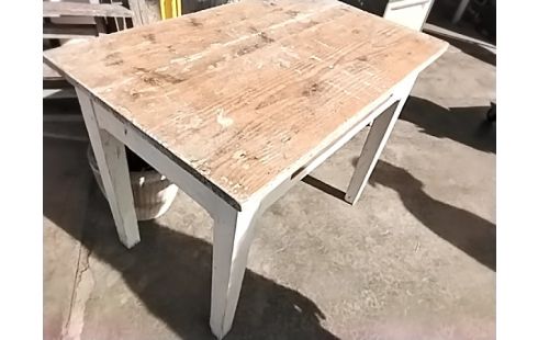 TABLE DE CUISINE SANS TIROIR