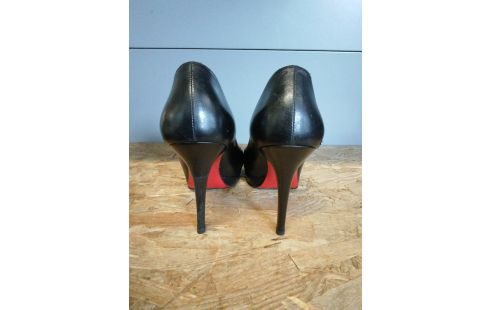 CHAUSSURES ESCARPIN LOUBOUTIN T37