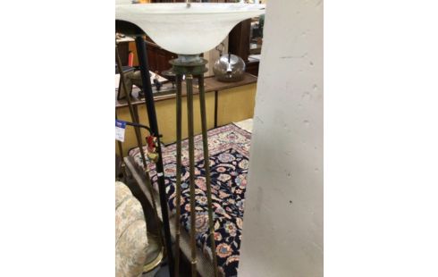 LAMPADAIRE TRÉPIED VERRE OPALESCENT