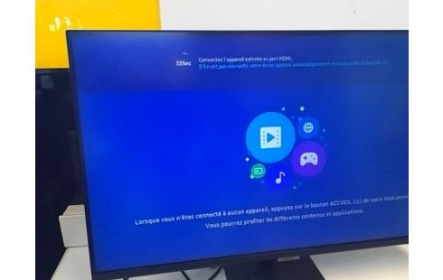 ECRAN SAMSUNG 80CM / 3840 x 2160 / 8MS / AVEC TELECOMMANDE / WIFI