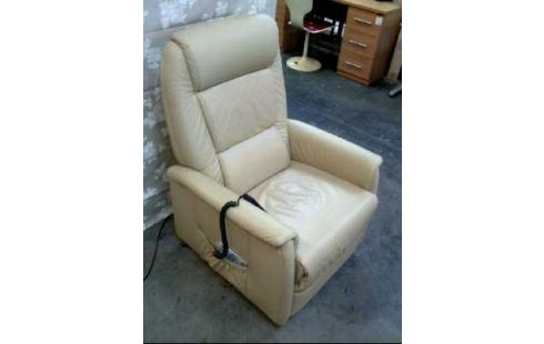 FERNSEHSESSEL ELEKTR. <HIMOLLA> HELL LED.OPT.