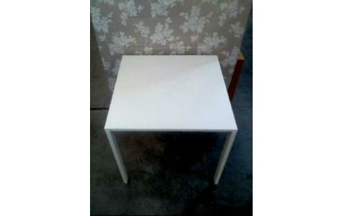 TISCH WEIß QUADRATISCH UNTERBAU METALL