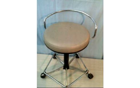 TABOURET PIVOTANT