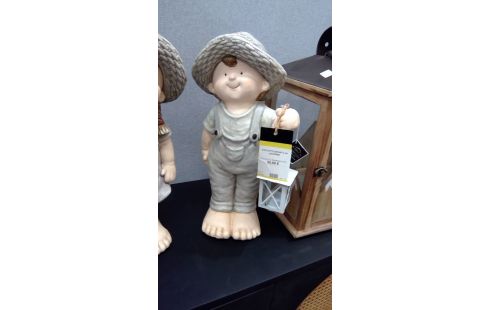 STATUETTE ENFANT A LA LANTERNE
