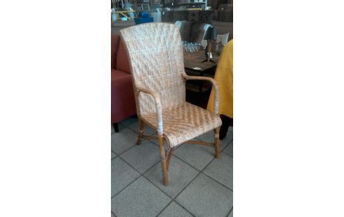 FAUTEUIL ROTIN   EN  L'  ÉTAT