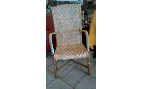 FAUTEUIL ROTIN   EN  L'  ÉTAT