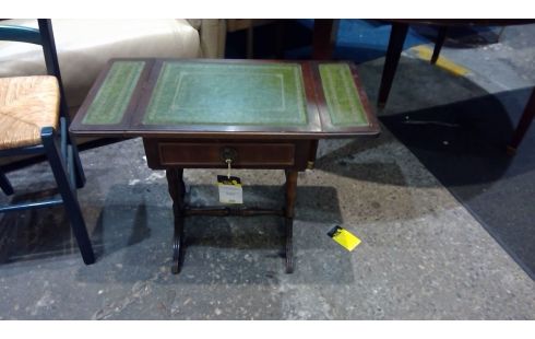 BOUT DE CANAPE RABATS STYLE ANGLAIS