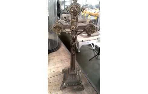 CRUCIFIX LAITON