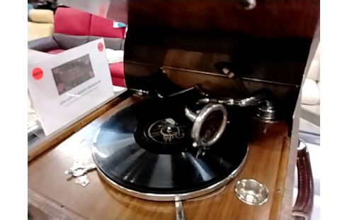 TOURNE DISQUE MAGISTER