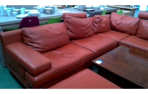 SOFA ESQUINERO. TERRA COTTA CUERO