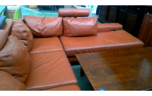 SOFA ESQUINERO. TERRA COTTA CUERO