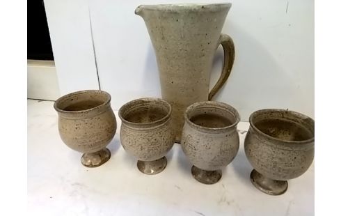 PICHET (en l'état) avec 4 tasses