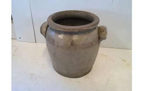 CACHE POT .