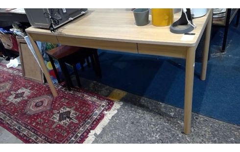 TABLE RECTANGULAIRE EN BOIS