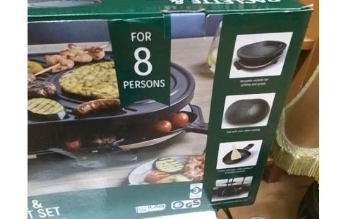 APPAREIL A RACLETTE POUR 8 PERSONNES