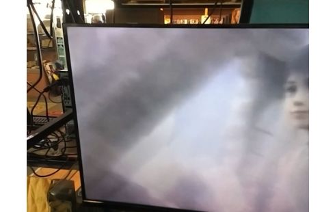 TELEVISEUR FAR HD / TNT HD / AVEC TELECOMMANDE