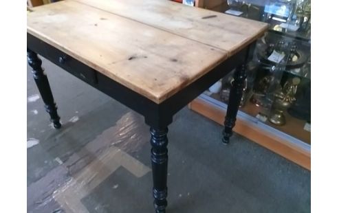 TABLE DE CUISINE 70X100 1T