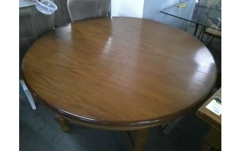 TABLE BOIS RUSTIQUE LEGEREMENT MARQUEE SUR LE POUTOUR