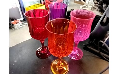 VERRES A PIED COULEURS LOT