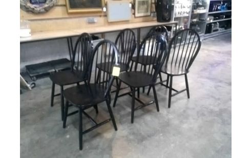 6 CHAISES NOIRES TYPE WESTERN