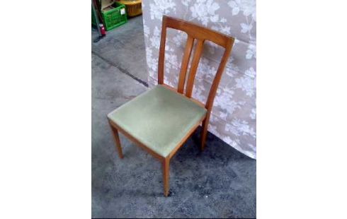 STUHL HOLZ KIRSCHB. STOFFSITZFLÄCHE GRÜN