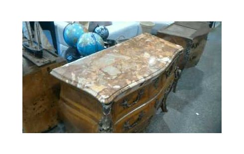 COMMODE BOMBEE STYLE  LOUIS XV