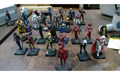 FIGURINE DE PLONB MARVEL