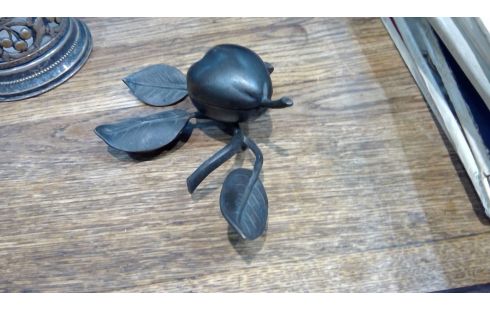 CENDRIER BRONZE DECOR  VEGETAL