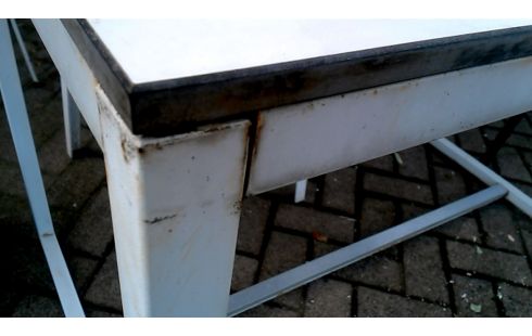 TABLE DE JARDIN BLANCHE METAL