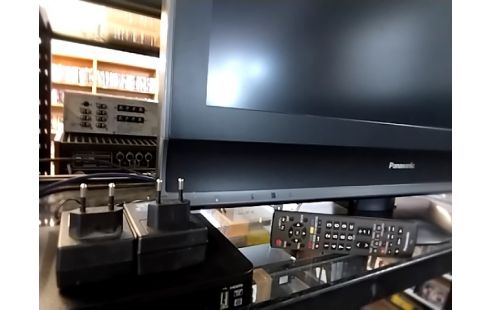 TELEVISEUR PANASONIC AVEC DÉCODEUR ET TÉLÉCOMMANDE