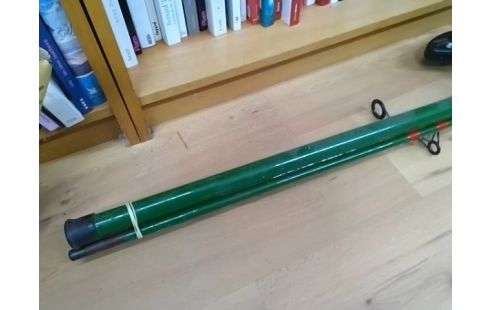 CANNE A PECHE ALPHA SURF 4500 AVEC MOULINET MITCHELL 498X