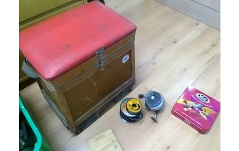 SIEGE DE PECHE AVEC ACCESSOIRES