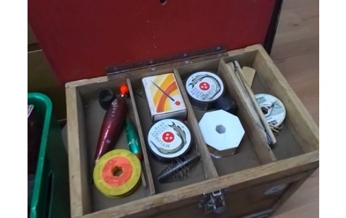 SIEGE DE PECHE AVEC ACCESSOIRES