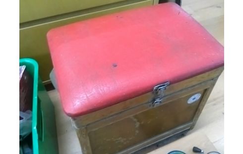 SIEGE DE PECHE AVEC ACCESSOIRES