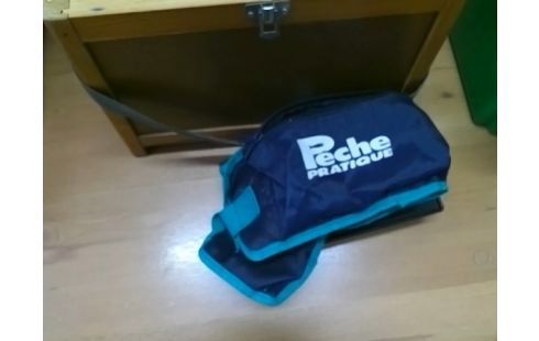 SIEGE DE PECHE AVEC ACCESSOIRES