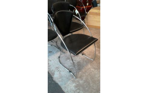 BUTACA. DISEÑO CROMO IMITACIÓN CUERO NEGRO