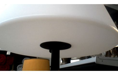 LAMPE A POSER NOIRE METAL BLANCHE PVC