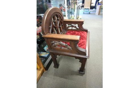 FAUTEUIL STYLE GOTHIQUE