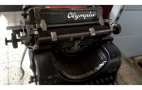 SCHRIJFMACHINE OLYMPIA