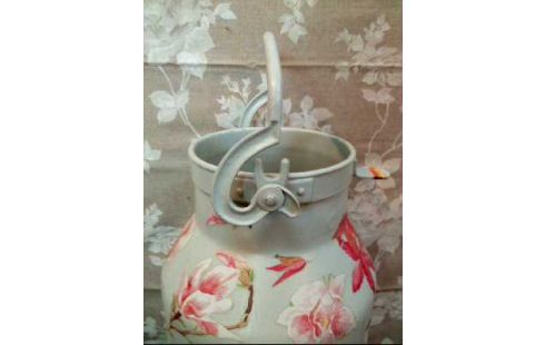 MILCHKANNE WEIß FLORAL BEMALT