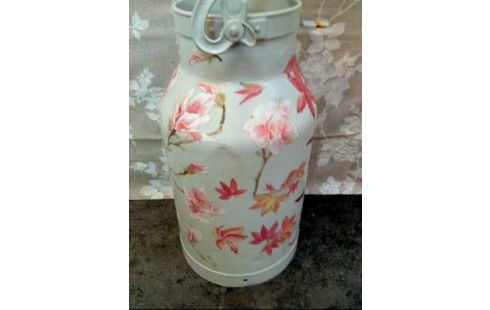 MILCHKANNE WEIß FLORAL BEMALT